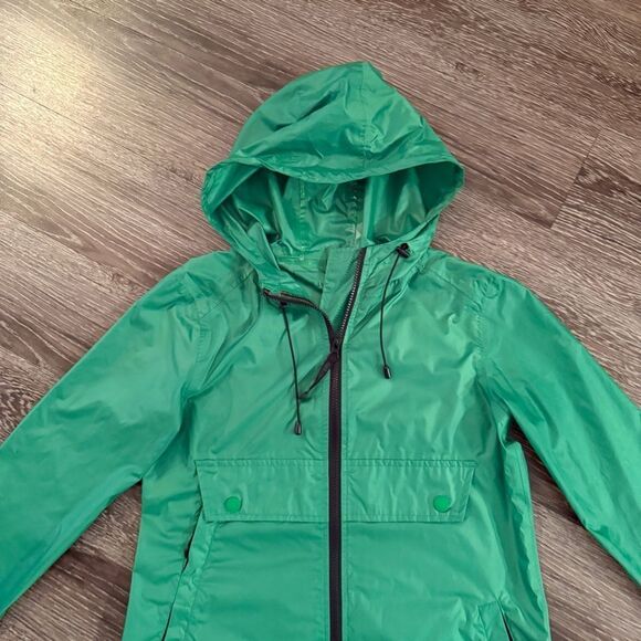 Isle Jacobson Raincoat - Picture 5 of 9